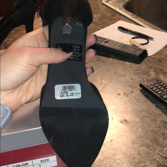 Black heel - Picture 4 of 4